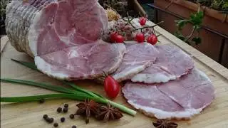 We are preparing Parma ham, prosciutto cotto.