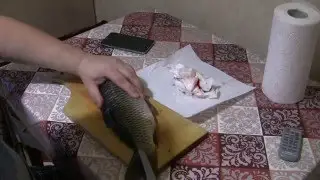 Как почистить рыбу в квартире и не испачкать кухню чешуей.