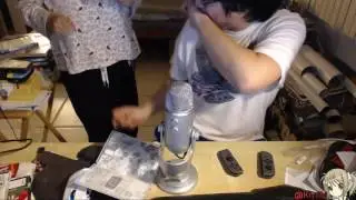 Kiyobi tastes a Switch game card