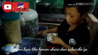 Keren !!! Anak Usia 6 Tahun Udah Bisa Masak Mi Rebus Sendiri