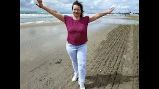 Chic knitted top with knitting needles