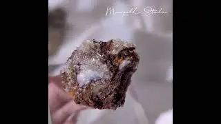 Moonpath Stones | [CR09] Creedite flower, Guizhou, China