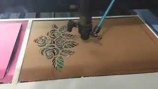 Produção de corte a laser em Papel Couché 8