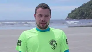 Surf adaptado - Guerreiro de Fibra (Onda BGF)