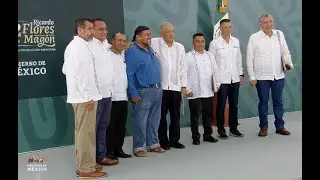 AMLO SE TOMA LA FOTO DEL RECUERDO CON LÍDERES DE OAXACA Y DICE QUE CÓMO HAN CAMBIADO LAS COSAS