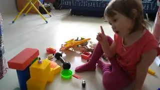 Алиса устроила бардак и довольная
