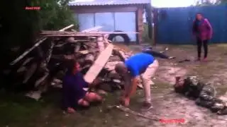 Прикол. Пьяные сельские драки. Дикий мужчина