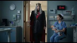 Бедная медсестра кормила грудью малыша в комнате отдыха — Король-вампир вошёл и замер