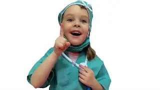 Вика играет в профессию доктора