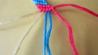 How to weave a bauble from floss