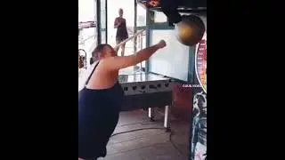 дала по груше