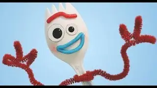 Forky,ya había parecido en otra pelicula de Pixar/choco sexy #vidachoco