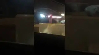Mercedes 222 заехал на ограждение. Авария в Москве. Беспредел на дороге.