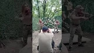 Концерт на передке! Вот артисты а не те кто ГОЛЫЙ ходит дверь перепутав