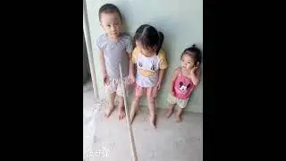 Khi thị nhím cùng anh chị bị mẹ phạt vì tội bắt mèo con để nghịch