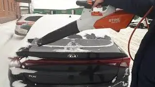 STIHL BGA 200 в работе. Уборка мокрого снега с машины