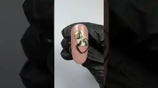 Fall nail art with trendy metallic effect