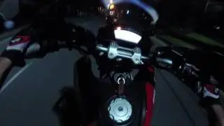 Ducati Hypermotard - Езда на заднем колесе.