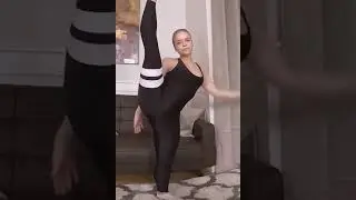 Алена Розанова вертикальный шпагат