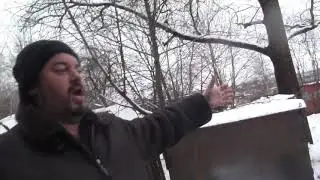 Санбой и его знакомый оперный певец поют у гаражей