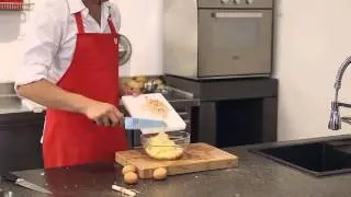 Crocchette di patate e gamberi in lecca-lecca con profumo a sorpresa