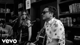 Motel - Sólo el Amor Lastima Así ft. María José