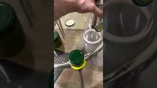 Вакуумирование банок с песто из базилика