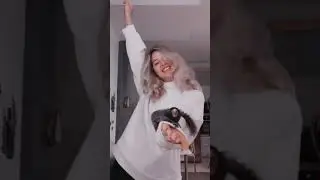 Аня танцует с Чипапи. 