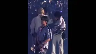 hyunjin slaps felix's ass and so happy 🤭 #hyunlix #hyunjin #felix #skz #hyunlixmoment