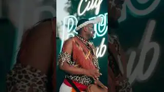 Неоновые вывески для ваших вечеринок.
