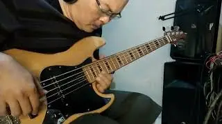 SMOOTH JAZZ BASS SOLO_practicing the right hand technique.