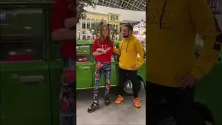 Что у нее в ушах?