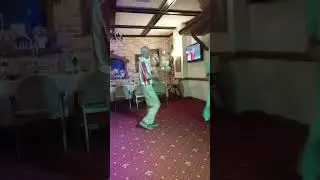 Белые розы.