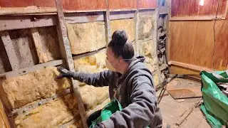 Ep 210 - Exploring Unseen Parts Of Our 81 Year Old Boat!