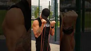 Тренируешь бицепс? Держи троечку 💪😎