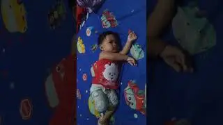 adec alya lucu, bangun tidur matanya kedip2... hehe