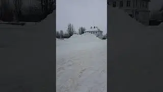 sugrob. сугроб. shorts