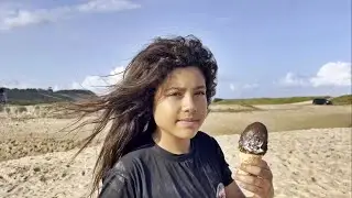 I BOUGHT AN ICE CREAM INSIDE THE BAG!