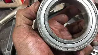 Техновидео. Замена подшипников в опорном узле левого приводного вала.
