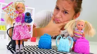 Barbie oyunu. Chelsea okul için yeni kıyafetler alıyor! Kız çocuk videoları