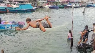 Serunya Anak-Anak Balikpapan Renang di Laut