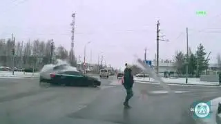 Поворот налево и проезд на красный