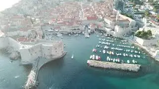 Harbor in medieval town (Dubrovnik) 🎞