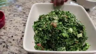 How to Make Traditional Middle Eastern Salad.