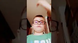 бородатый диномайк крутой боец метатель