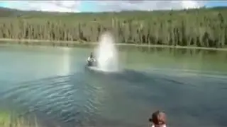 Мотолодка.