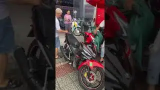 Khách hàng chốt Exciter 50cc tặng con trai nhân dịp thi đỗ vào lớp 10