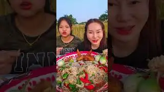 ตำกุ้งสด สองแม่ลูก