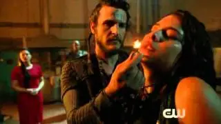 The 100 3x14 Luna fights back