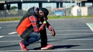 Dans ce hip hop official music video, from Radikal EP by Bronze, Beats por Intelektu